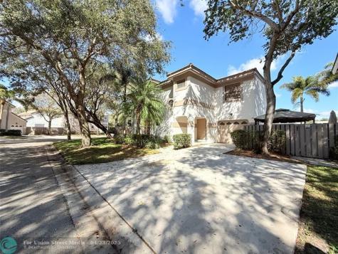 10661 NW 17th Place Plantation FL 33322