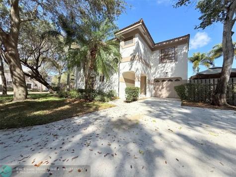 10661 NW 17th Place Plantation FL 33322