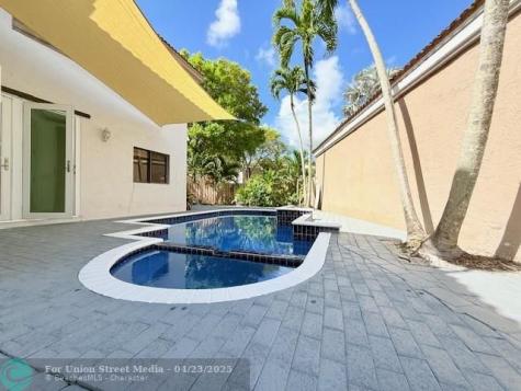 10661 NW 17th Place Plantation FL 33322