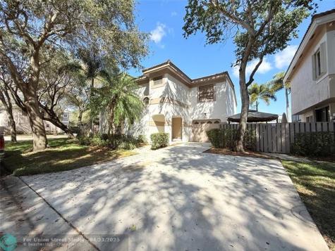 10661 NW 17th Place Plantation FL 33322
