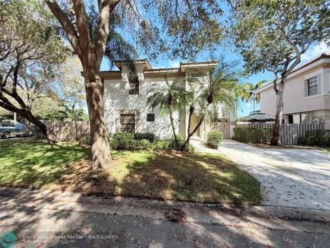 10661 NW 17th Place Plantation FL 33322