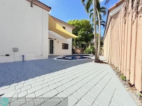 10661 NW 17th Place Plantation FL 33322