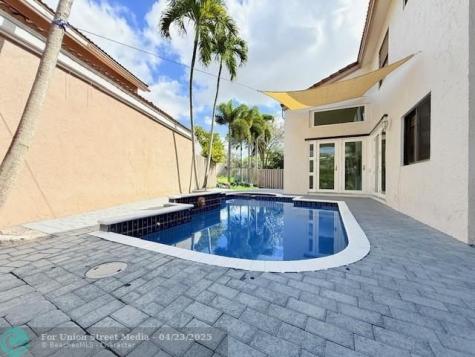 10661 NW 17th Place Plantation FL 33322
