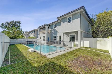 3534 Forest View Creek Dania Beach FL 33312