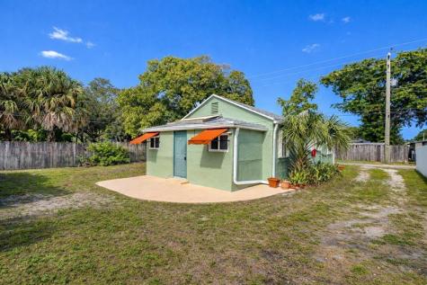224 SW 15th Street Dania Beach FL 33004
