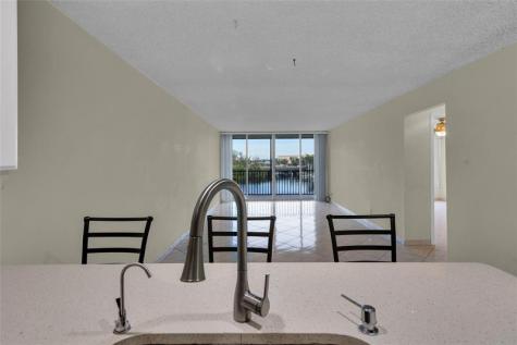 7 Royal Palm Way Boca Raton FL 33432