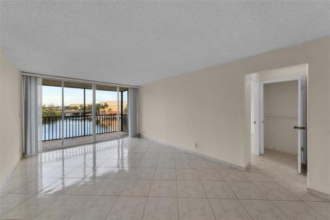 7 Royal Palm Way Boca Raton FL 33432