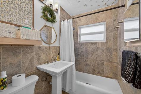318 NE 26th Street Wilton Manors FL 33305