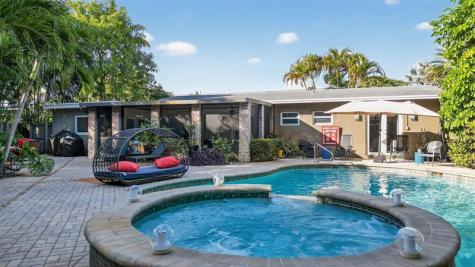 318 NE 26th Street Wilton Manors FL 33305