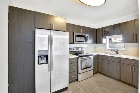 9400 N Hollybrook Lake Drive Pembroke Pines FL 33025