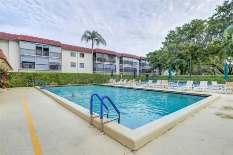 9400 N Hollybrook Lake Drive Pembroke Pines FL 33025