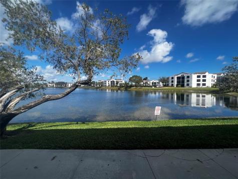 208 Lake Pointe Drive Oakland Park FL 33309