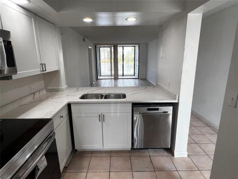 208 Lake Pointe Drive Oakland Park FL 33309