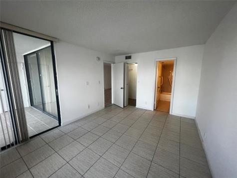 208 Lake Pointe Drive Oakland Park FL 33309