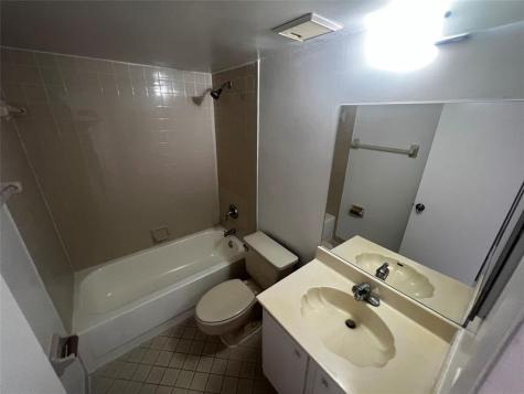 208 Lake Pointe Drive Oakland Park FL 33309