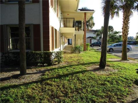 9905 Three Lakes Circle Boca Raton FL 33428