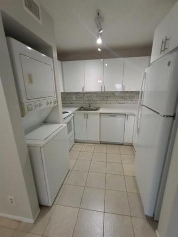 2641 Riverside Drive Coral Springs FL 33065