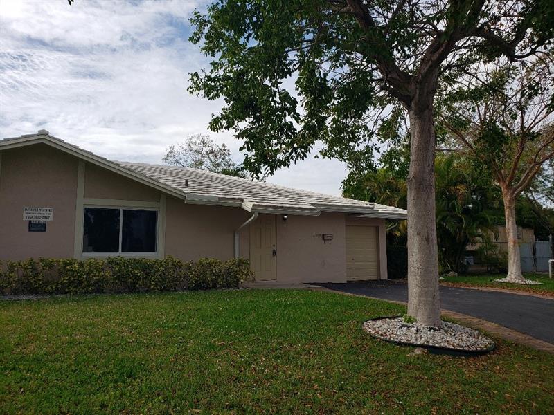 4392 Riverside Drive Coral Springs FL 33065