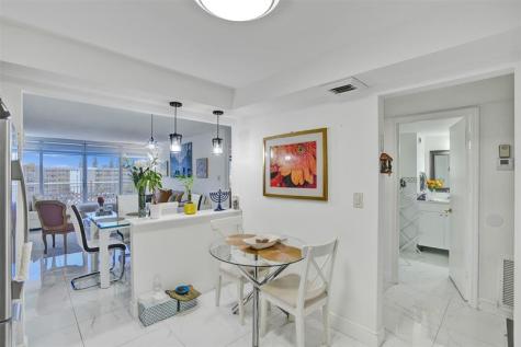18041 Biscayne Boulevard Aventura FL 33160