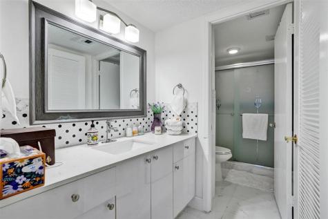 18041 Biscayne Boulevard Aventura FL 33160
