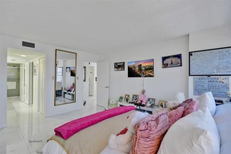 18041 Biscayne Boulevard Aventura FL 33160