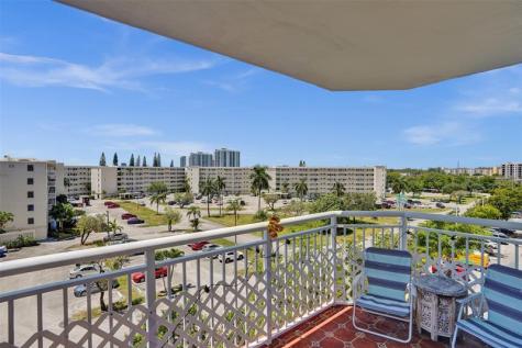 18041 Biscayne Boulevard Aventura FL 33160