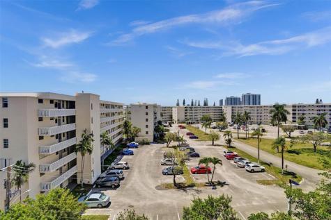 18041 Biscayne Boulevard Aventura FL 33160