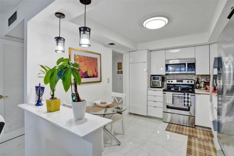 18041 Biscayne Boulevard Aventura FL 33160