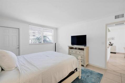1051 Hillsboro Mile Hillsboro Beach FL 33062
