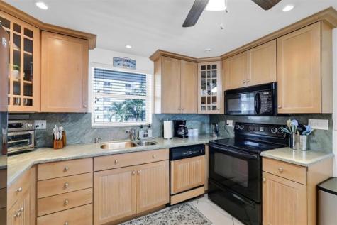 1051 Hillsboro Mile Hillsboro Beach FL 33062