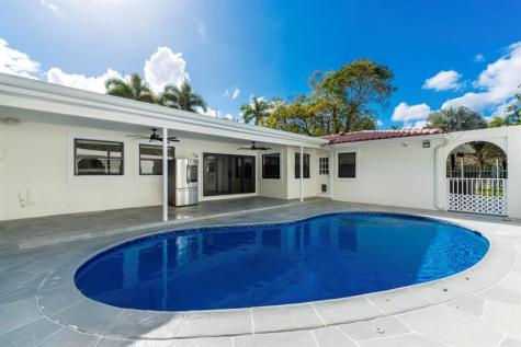 18201 SW 70th Place Southwest Ranches FL 33331
