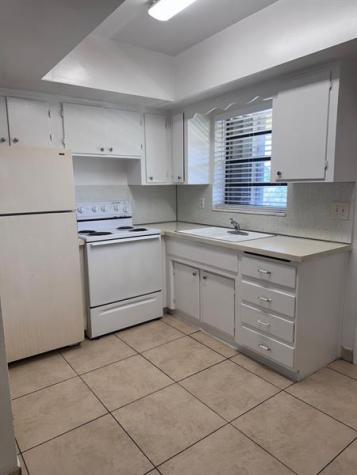 890 NW 39th Street Oakland Park FL 33309