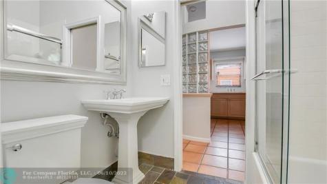 607 SW 15 Street Fort Lauderdale FL 33315