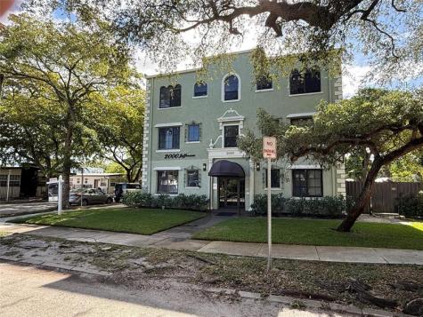 2000 Jefferson Street Hollywood FL 33020