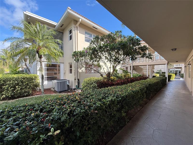 2121 NE 42nd Court Lighthouse Point FL 33064