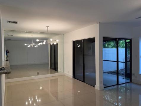 2043 nw 45 Avenue Coconut Creek FL 33066