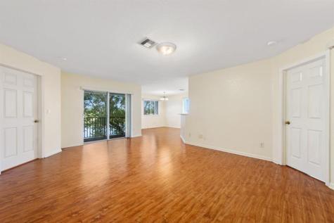 8496 NW 40th Street Coral Springs FL 33065
