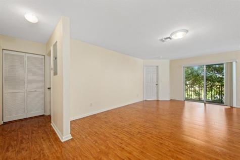 8496 NW 40th Street Coral Springs FL 33065