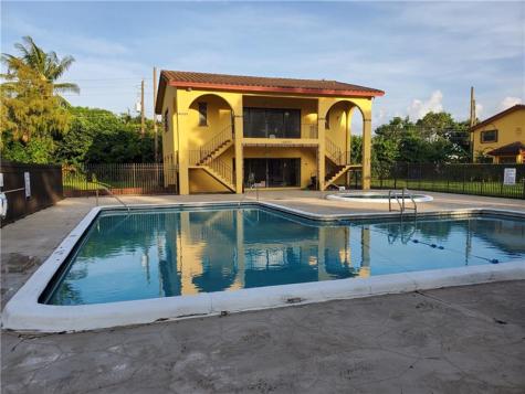 2743 NW 47th Terrace Lauderdale Lakes FL 33313