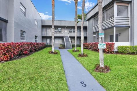 906 Normandy S Delray Beach FL 33484