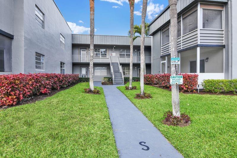 906 Normandy S Delray Beach FL 33484