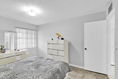 906 Normandy S Delray Beach FL 33484
