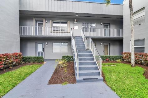 906 Normandy S Delray Beach FL 33484