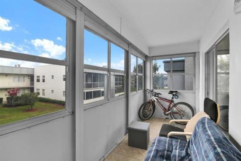 906 Normandy S Delray Beach FL 33484