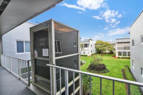 906 Normandy S Delray Beach FL 33484
