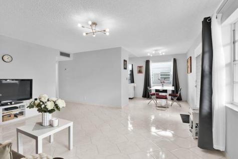 906 Normandy S Delray Beach FL 33484