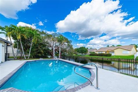 1260 NW 101st Avenue Plantation FL 33322