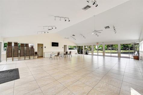719 Gardens Drive Pompano Beach FL 33069