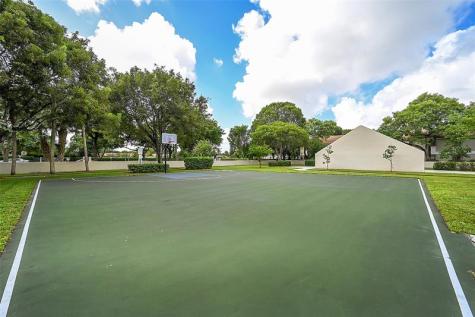 719 Gardens Drive Pompano Beach FL 33069