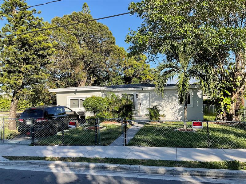 642 NW 14th Way Fort Lauderdale FL 33311